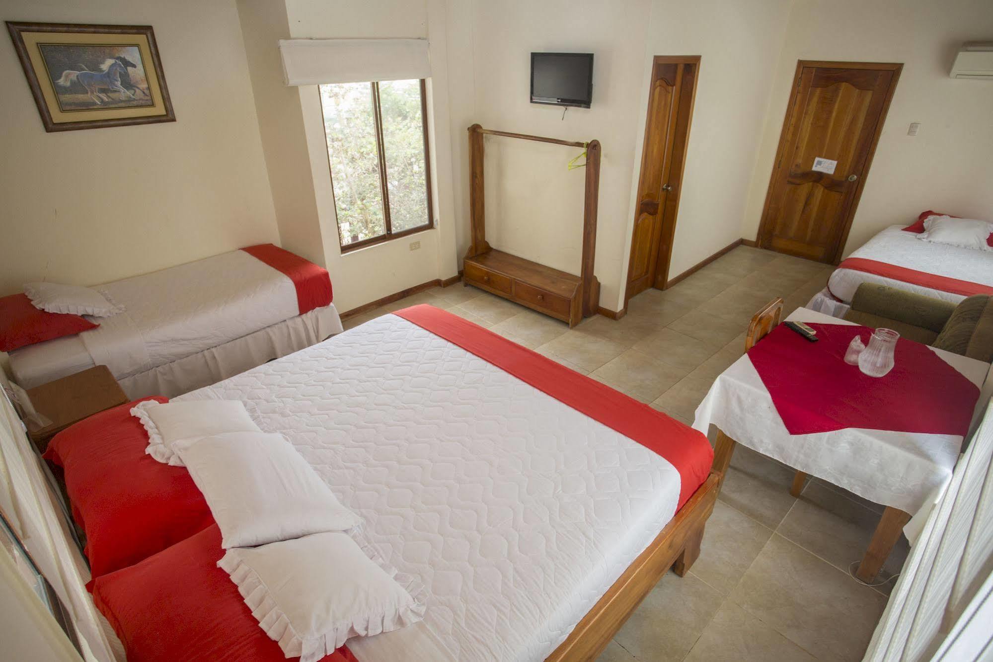 Hotel San Vicente Galapagos Puerto Villamil Esterno foto